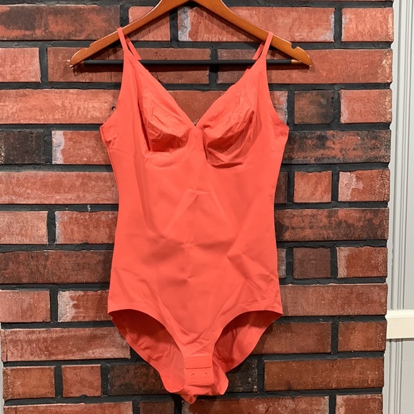 Heist The Outer' bodysuit - Picture 6 of 15